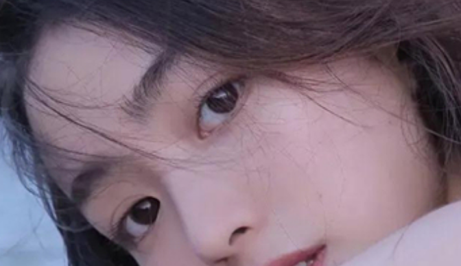 成都哪个医生割双眼皮好